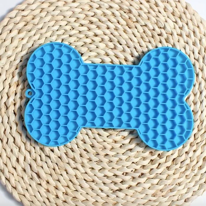 Pet-licking-mat-for-treats-blue